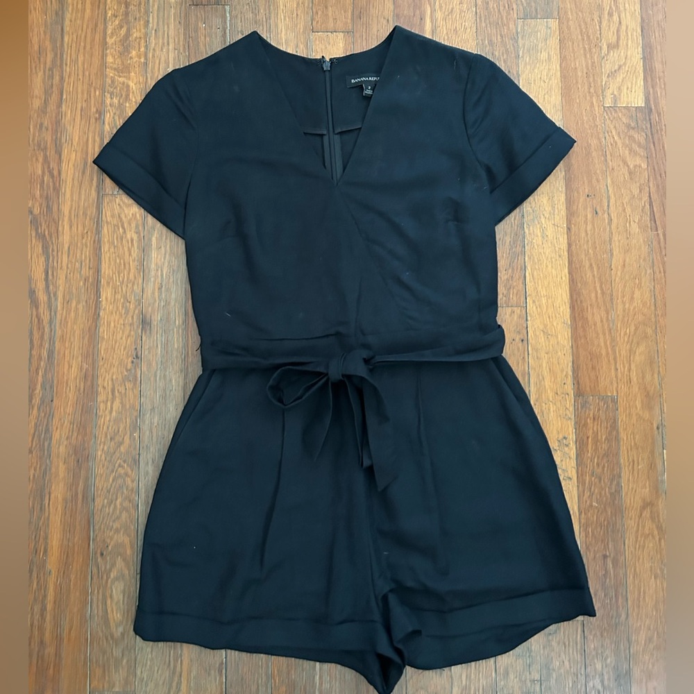 Black linen Banana Republic romper size 2.